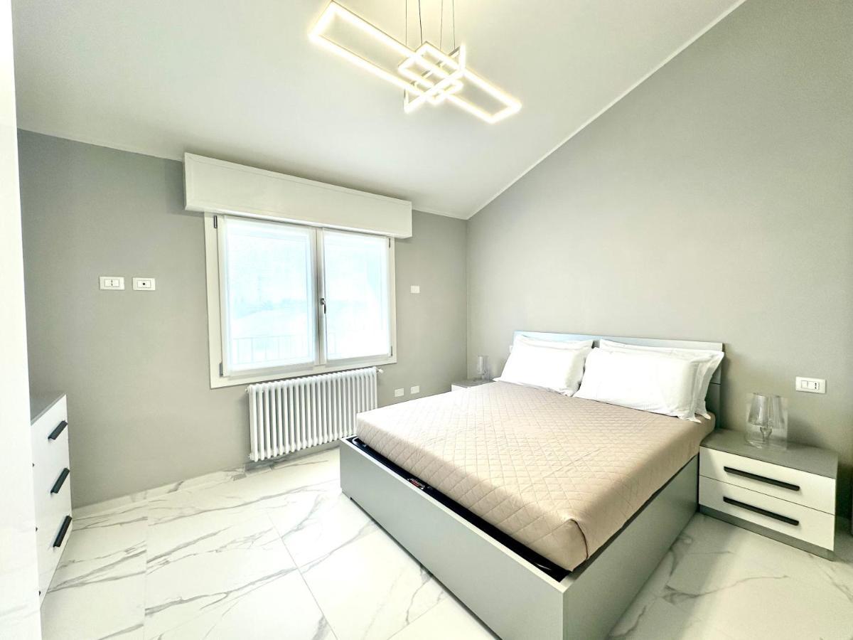 Donnino Apartments Fidenza Luaran gambar