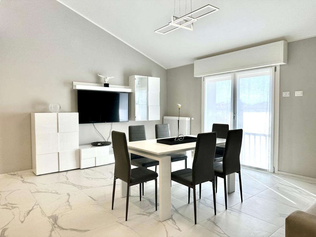 Donnino Apartments Fidenza Luaran gambar