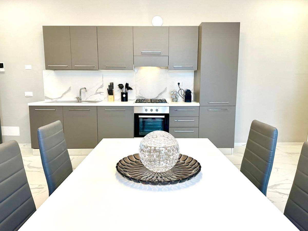 Donnino Apartments Fidenza Luaran gambar
