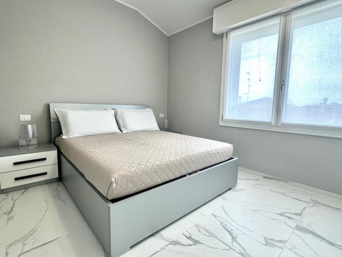 Donnino Apartments Fidenza Luaran gambar