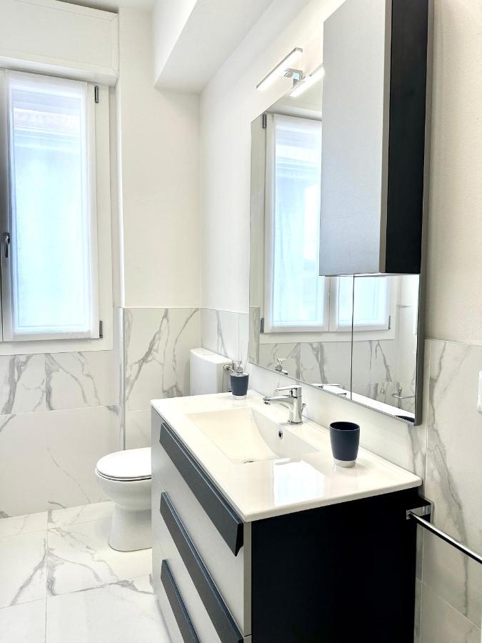 Donnino Apartments Fidenza Luaran gambar